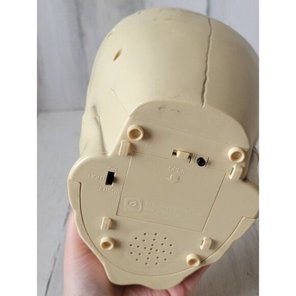 Gemmy skull greeter scary light up Halloween prop decor - Picture 9 of 10